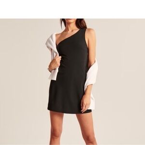 Abercrombie & Fitch Asymmetric One Shoulder
Black Tennis Workout Dress